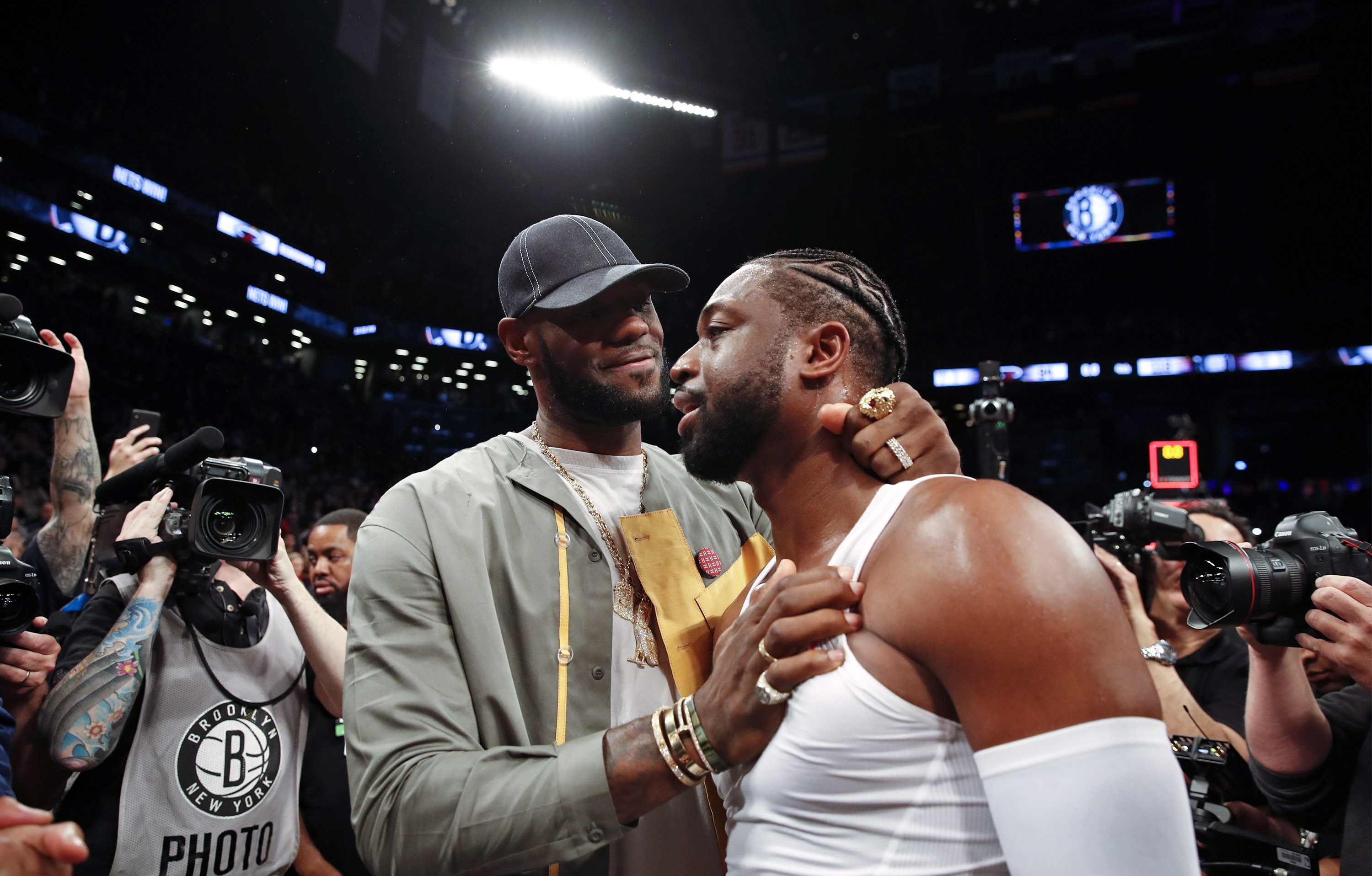 赛场上出现 赛场上出现